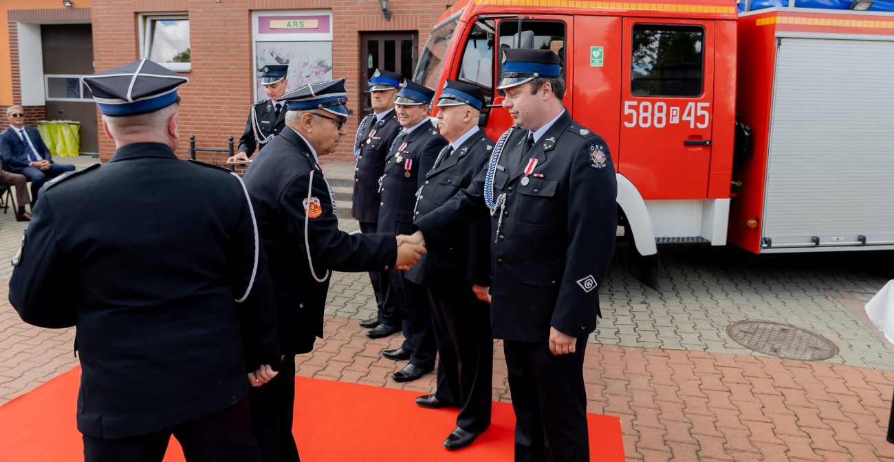 Strażacy świętowali okrągłą rocznicę. W szeregi jednostki wstąpił „Janek”