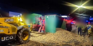 Wysypały się ziemniaki. Ważna droga była zablokowana