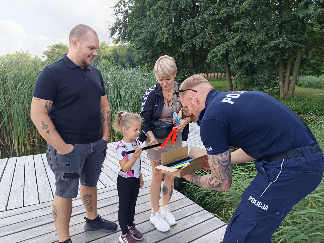 Nietypowy gość na promenadzie