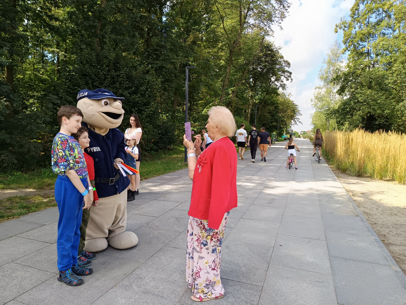 Nietypowy gość na promenadzie