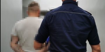 Zaczęło się od niezapiętych pasów. Później padł strzał