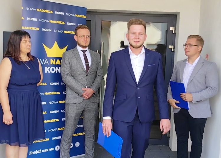 Przed biurem poselskim mówili o aferze KPO