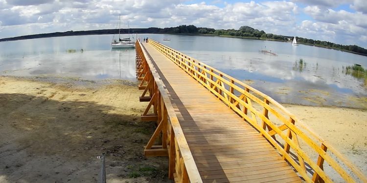Kamera na marinie. Możesz obejrzeć, co się dzieje nad jeziorem