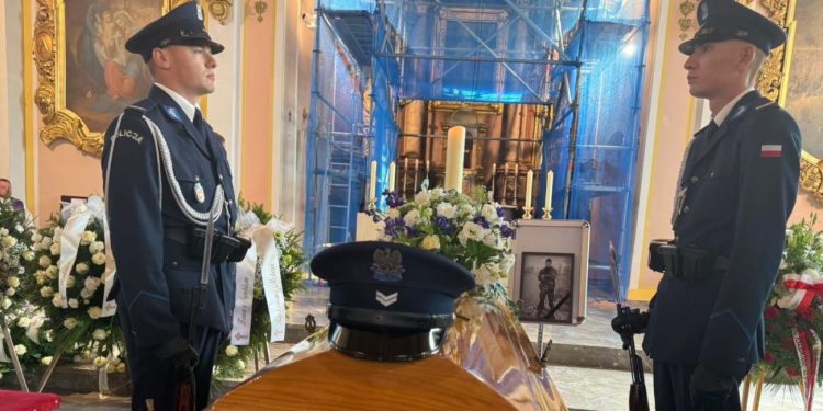 Ostatnie pożegnanie śp. Adama. Pośmiertnie uhonorowany