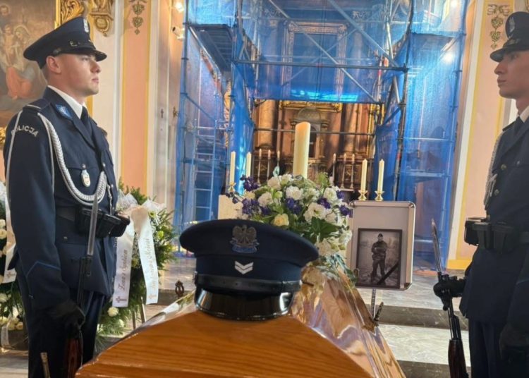 Ostatnie pożegnanie śp. Adama. Pośmiertnie uhonorowany