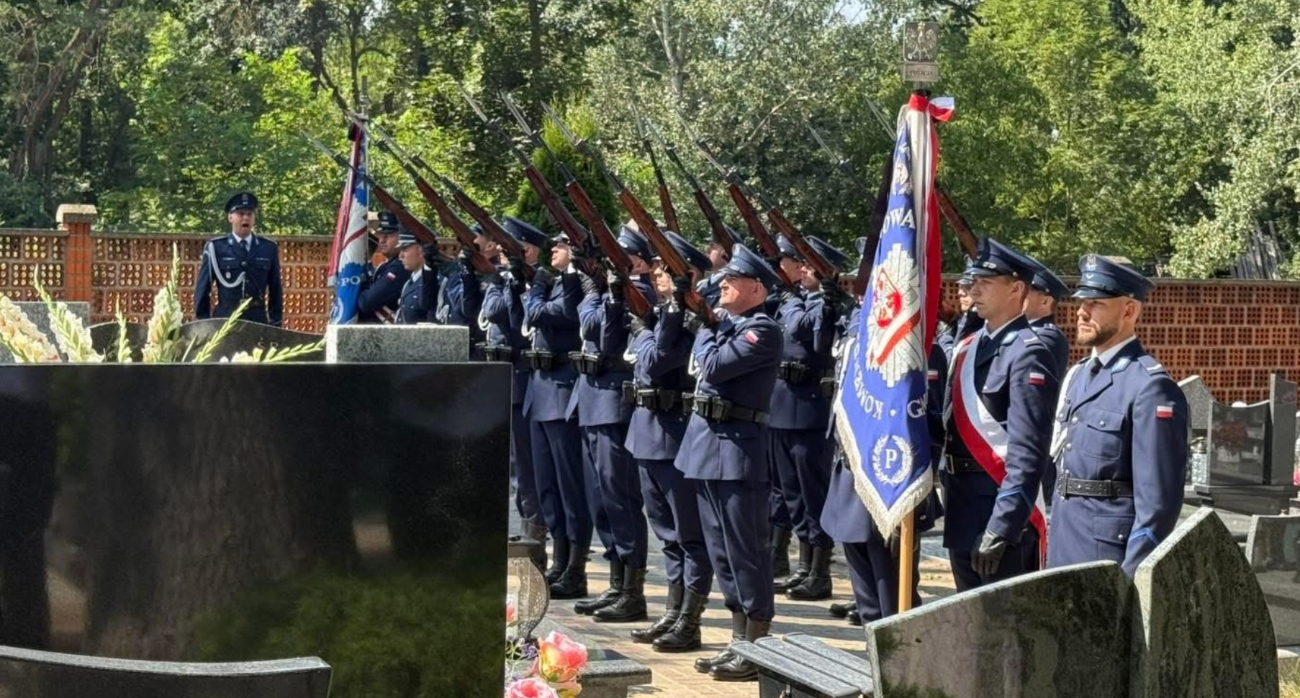 Ostatnie pożegnanie śp. Adama. Pośmiertnie uhonorowany