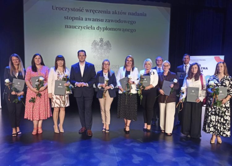 To najwyższy stopień. Nauczyciele odebrali awanse