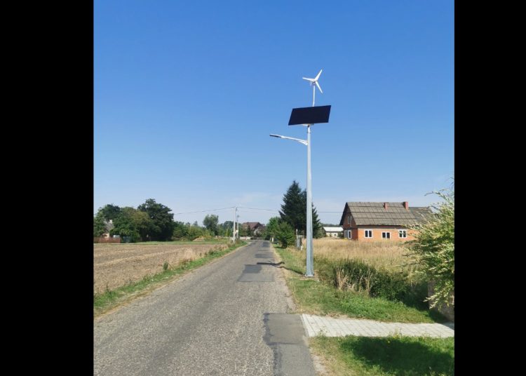 Pierwsze takie lampy w gminie