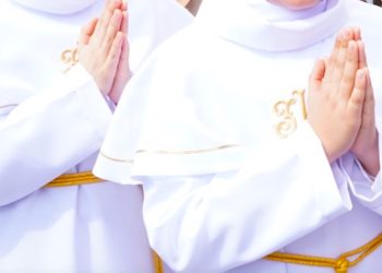 Ruszają przygotowania do I Komunii Św. Kiedy spotkania w słupeckich parafiach?