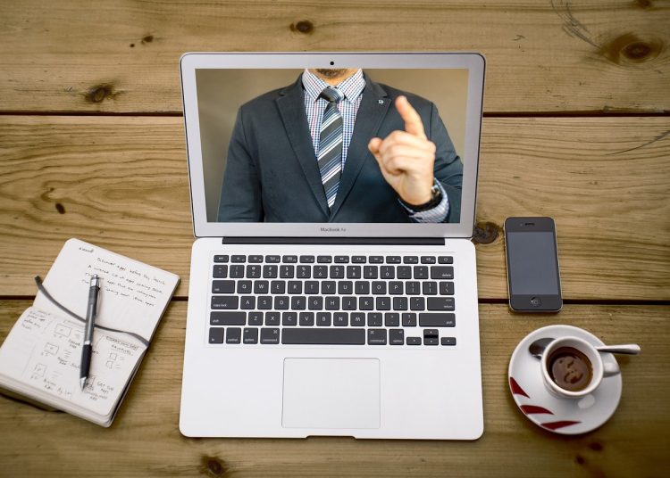 Twój pierwszy webinar krok po kroku. Jak go zorganizować i skutecznie promować, by zapełnić wirtualną salę?