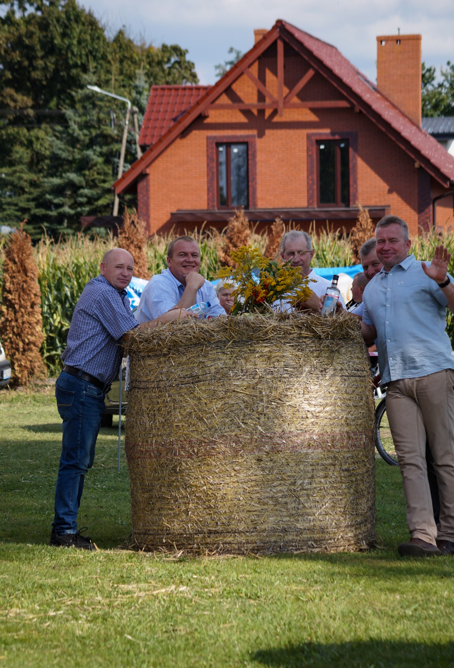 „Moc wrażeń, które długo będziemy wspominać”. Wyjątkowe dożynki w Kowalewie ZDJĘCIA