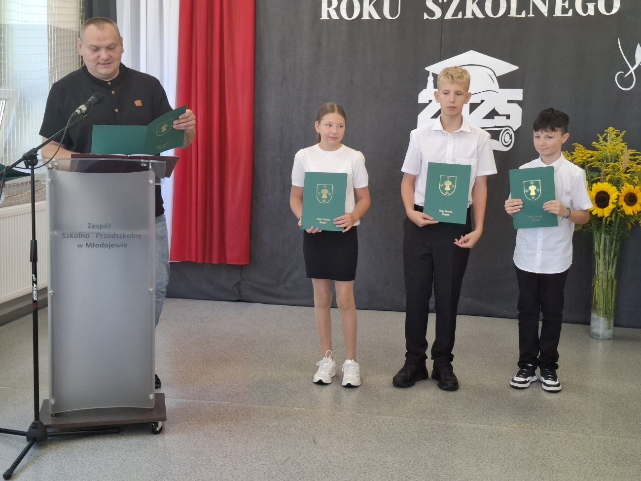 Rozpoczęcie roku szkolnego w Młodojewie