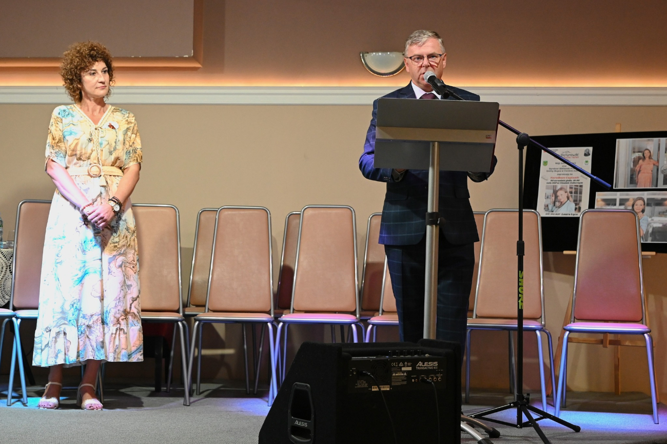 Laura Łącz na Narodowym Czytaniu w  Cieninie Zabornym