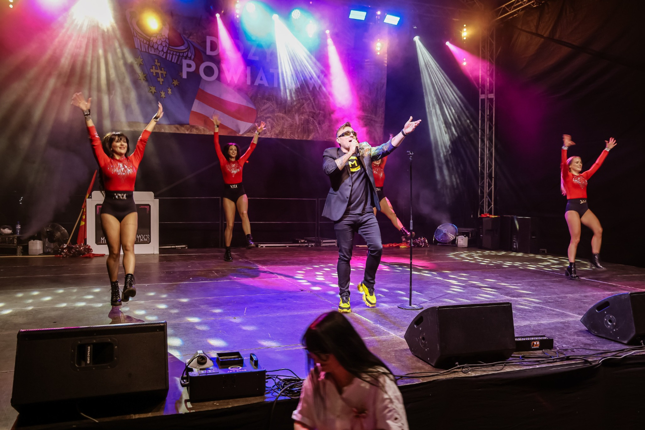 Czadoman na dożynkach. Zobacz zdjęcia z koncertu w Orchowie