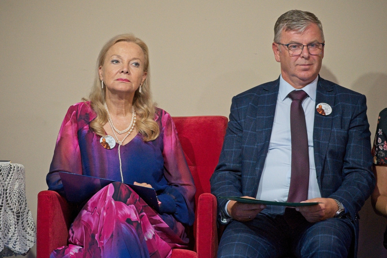 Laura Łącz na Narodowym Czytaniu w  Cieninie Zabornym