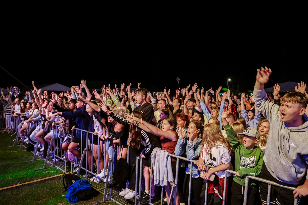 Czadoman na dożynkach. Zobacz zdjęcia z koncertu w Orchowie