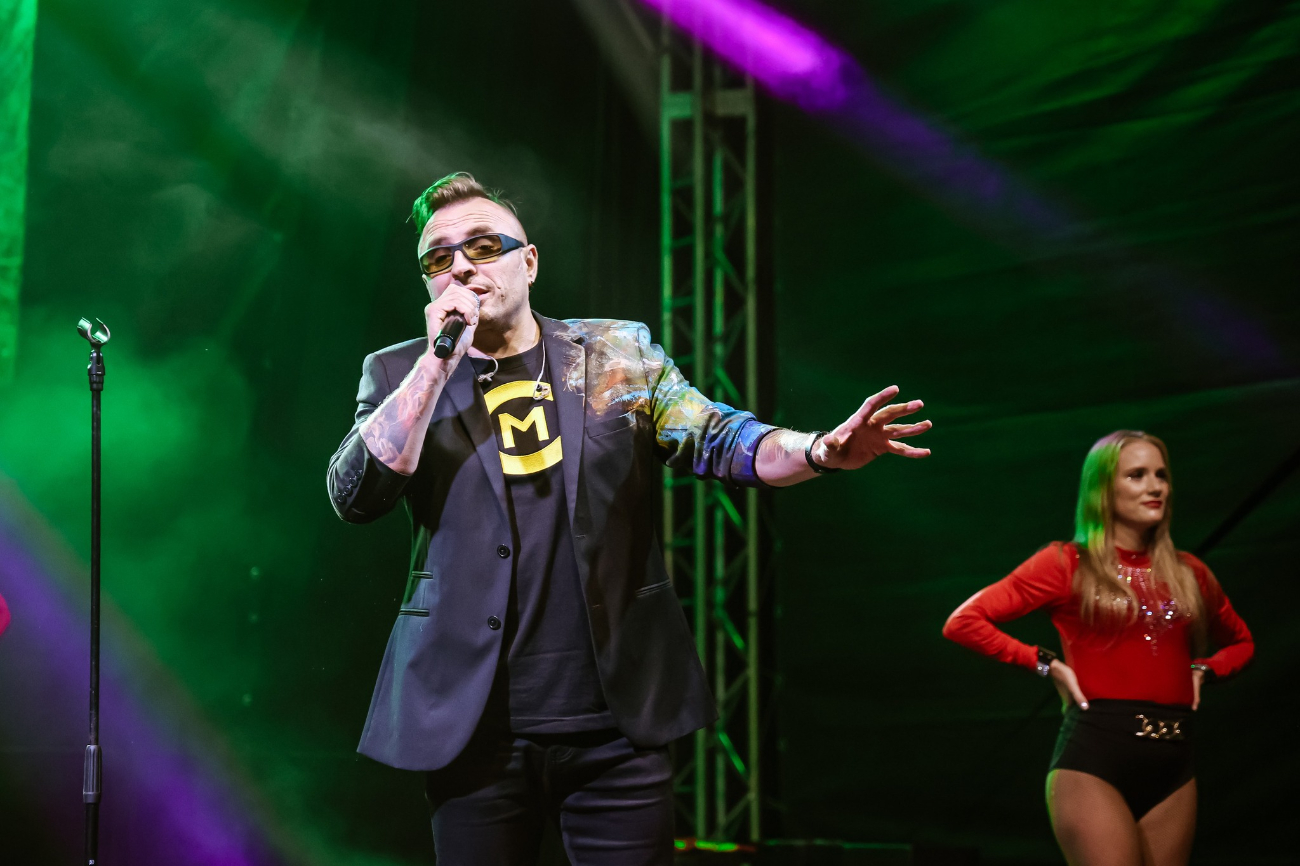 Czadoman na dożynkach. Zobacz zdjęcia z koncertu w Orchowie