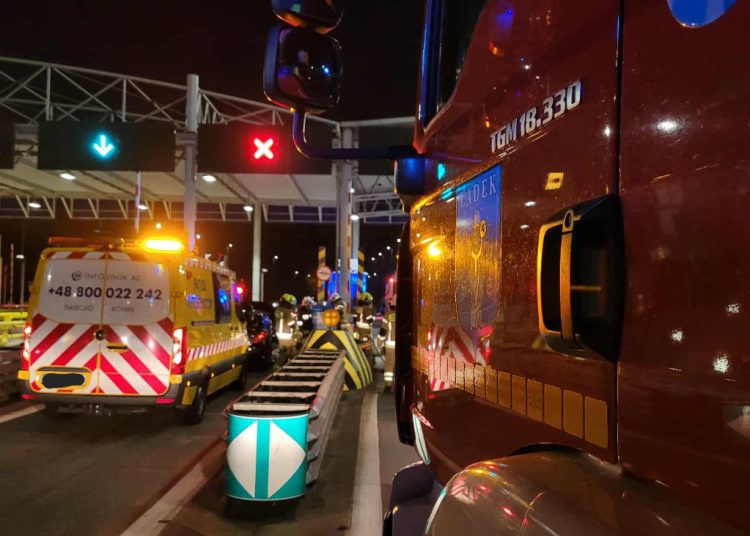 Dostali zgłoszenie o pożarze samochodu. Okazało się, że…