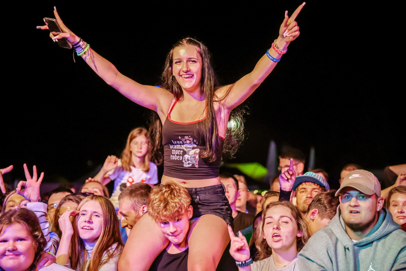 Czadoman na dożynkach. Zobacz zdjęcia z koncertu w Orchowie