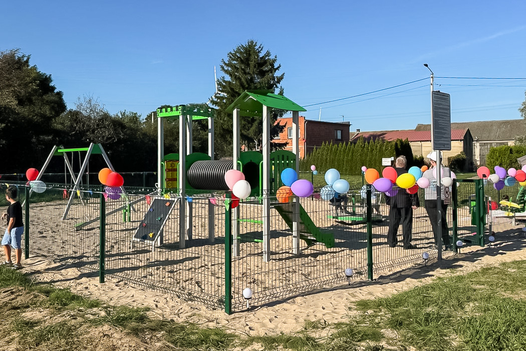 Graboszewo ma nowy plac zabaw. Aktywnie włączyli się mieszkańcy