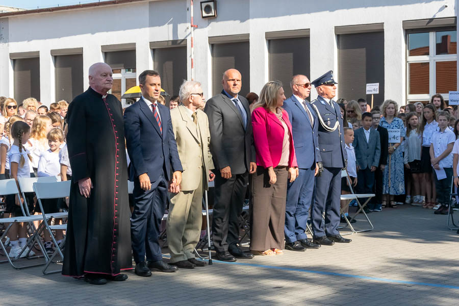 Ponad tysiąc uczniów rozpoczęło rok szkolny w gminie Strzałkowo