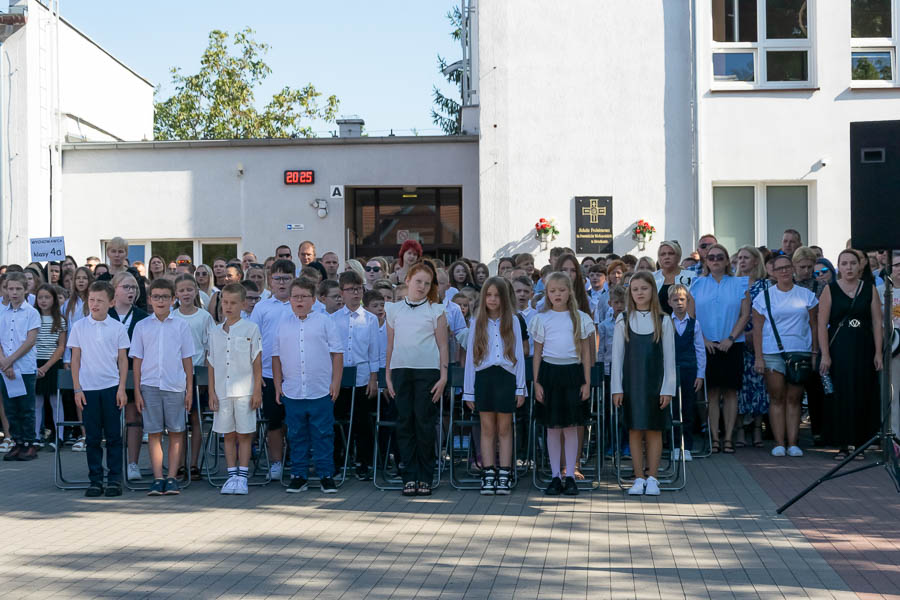 Ponad tysiąc uczniów rozpoczęło rok szkolny w gminie Strzałkowo