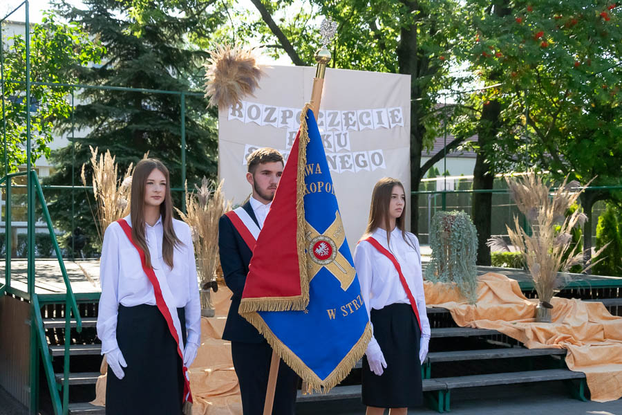 Ponad tysiąc uczniów rozpoczęło rok szkolny w gminie Strzałkowo