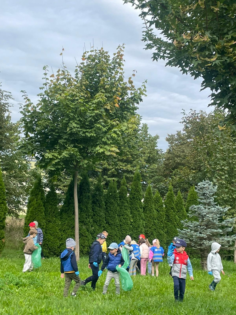 Przedszkolaki z Misia w akcji „Sprzątanie Świata 2025″