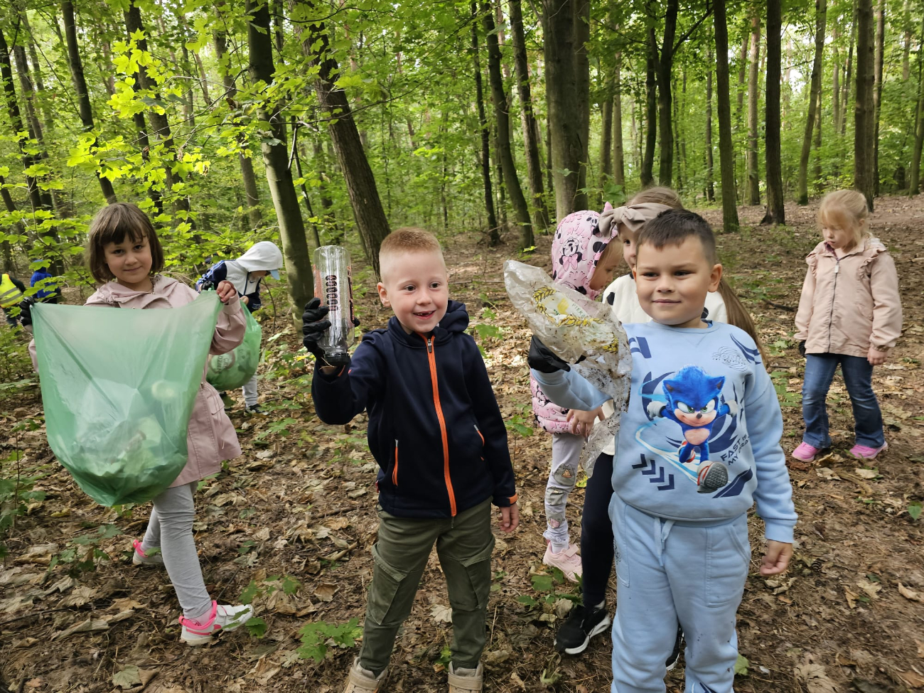 Przedszkolaki z Misia w akcji „Sprzątanie Świata 2025″