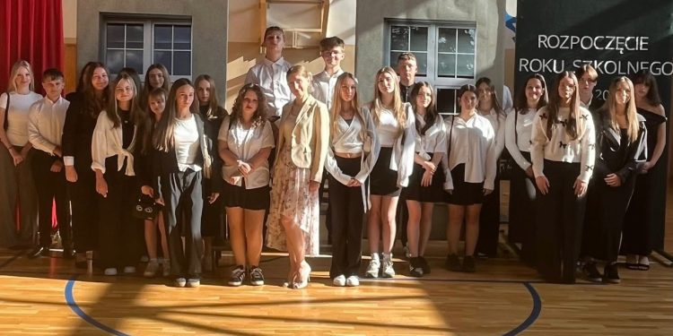 Nowi licealiści ze Słupcy. Zobacz zdjęcia pierwszych klas