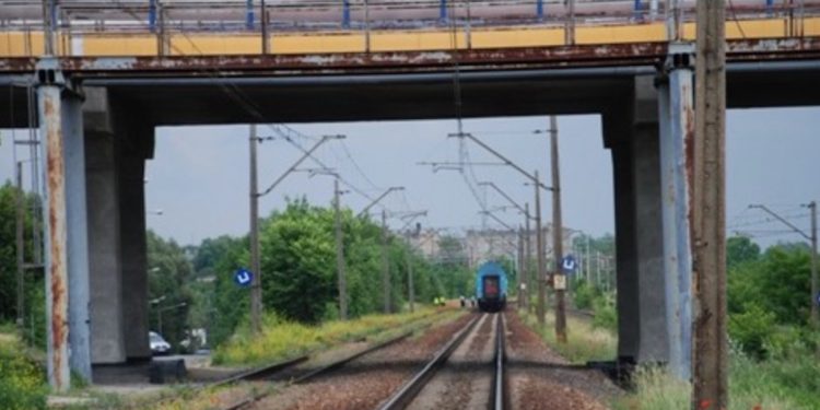 W okolicy: Pociąg potrącił mężczyznę, który położył się na torach