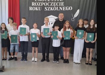 Rok szkolny zaczęli ze stypendium. Uczniowie z Młodojewa wyróżnieni