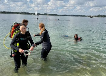 Wyjątkowe wydarzenie na koniec wakacji. Spacerowali pod wodą