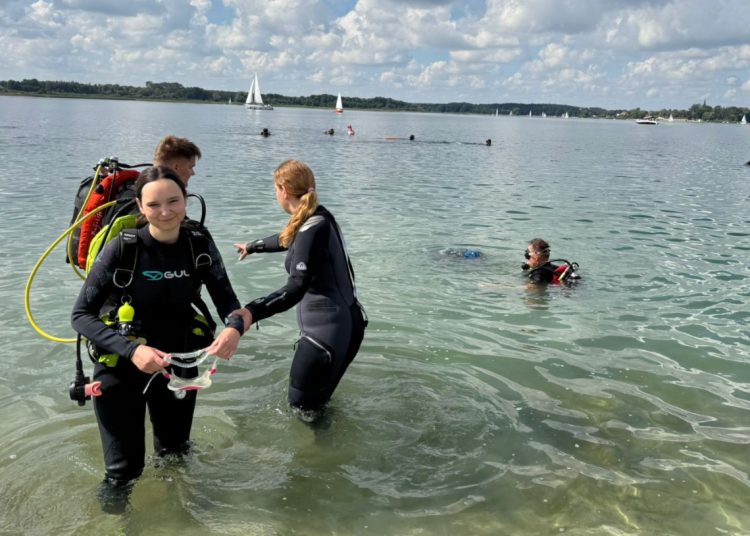 Wyjątkowe wydarzenie na koniec wakacji. Spacerowali pod wodą