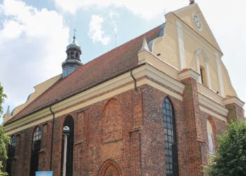 Ksiądz do rodziców: Nie jesteście kurierami, a dzieci to nie paczki