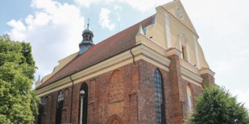 Ksiądz do rodziców: Nie jesteście kurierami, a dzieci to nie paczki