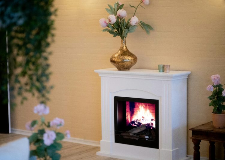 Piecyk wolnostojący w stylu industrialnym – surowa elegancja