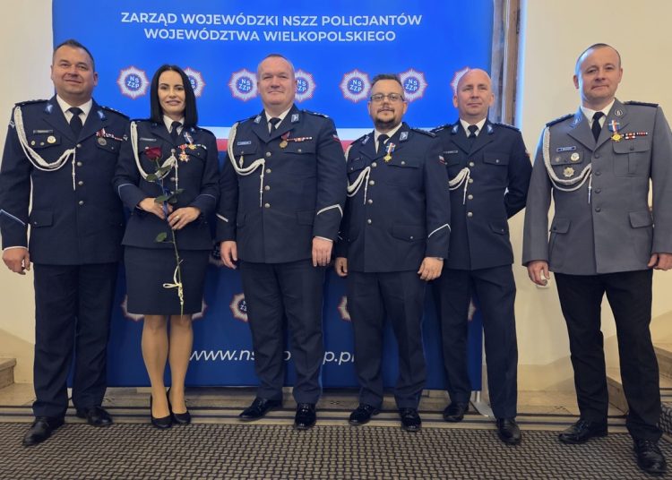 Słupeccy policjanci odznaczeni