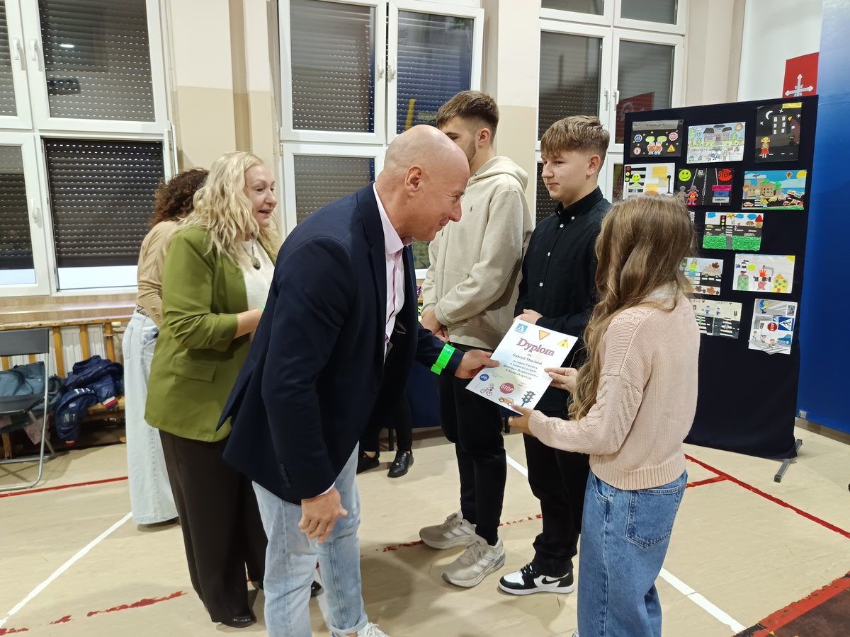 „Odblaskowa szkoła” w Strzałkowie