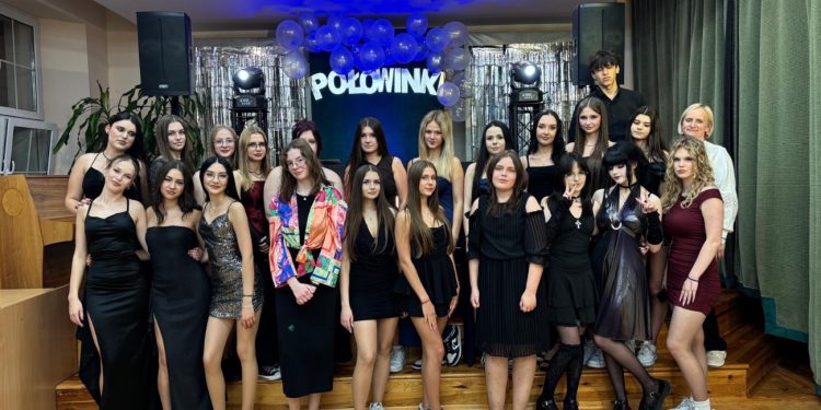 Połowinki w LO. Zobacz zdjęcia