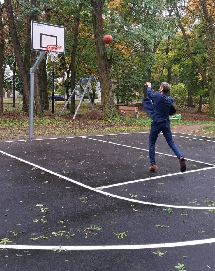 Dzieje się w parku jordanowskim. Wkrótce tyrolka