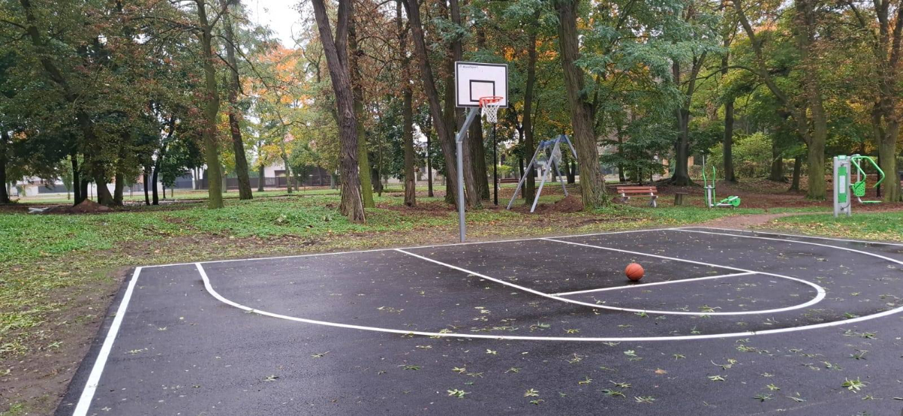 Dzieje się w parku jordanowskim. Wkrótce tyrolka