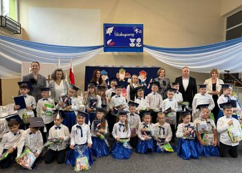 Pasowanie pierwszaków w Ciążeniu