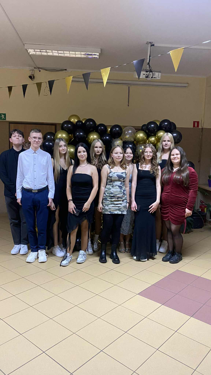 Strzałkowo: Bawiły się trzy pierwsze klasy ZDJĘCIA