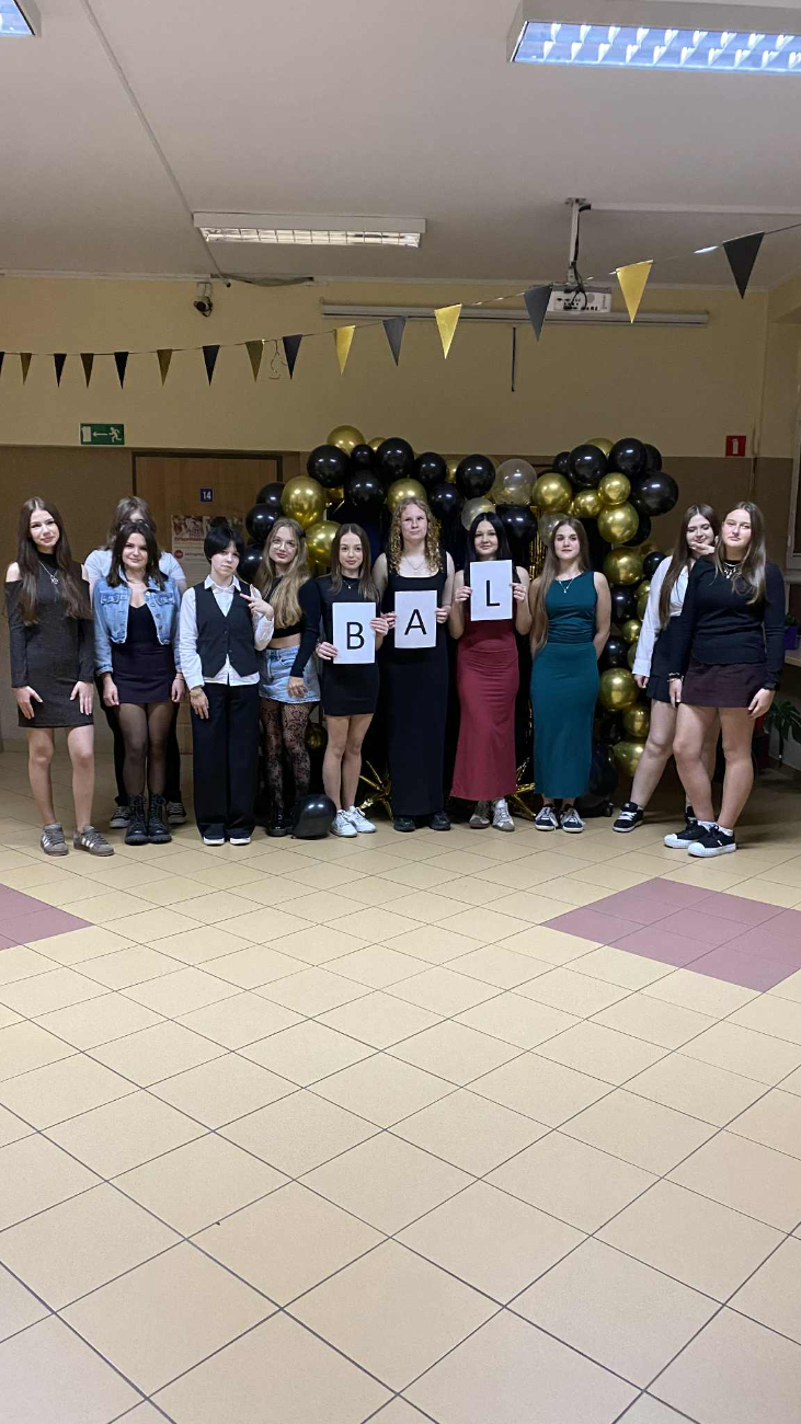 Strzałkowo: Bawiły się trzy pierwsze klasy ZDJĘCIA