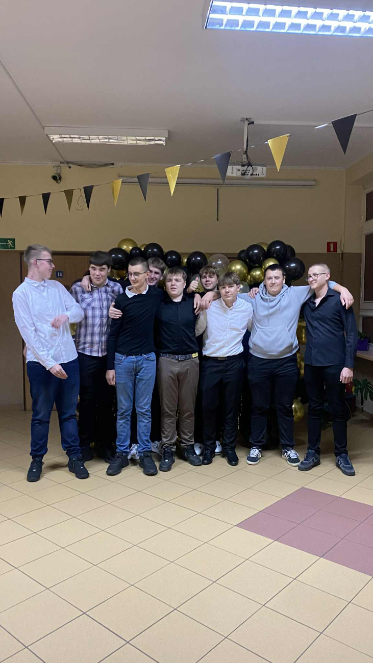 Strzałkowo: Bawiły się trzy pierwsze klasy ZDJĘCIA