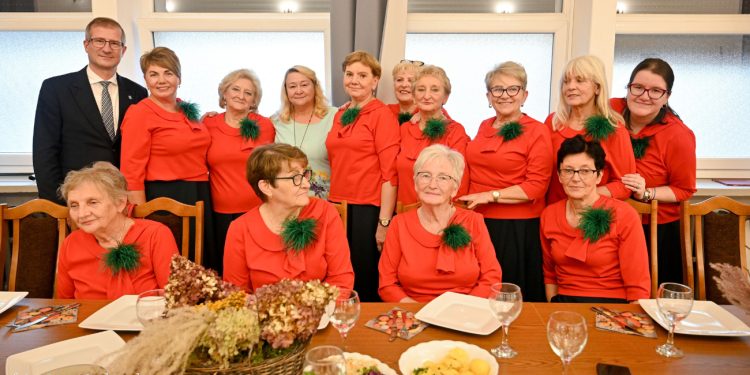 Jesienny Przegląd Amatorskiej Twórczości Seniorów