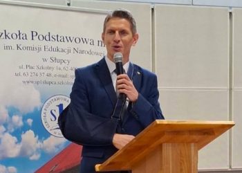 Burmistrz z ręką na temblaku. Co się stało?