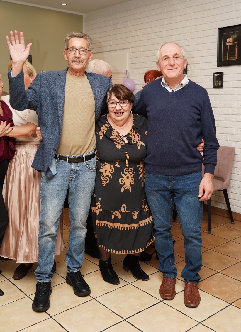 Prawie 50 lat temu opuścili szkołę. Znowu się spotkali