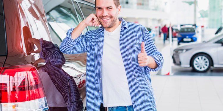 Sportowe auto prosto z Ameryki? Licytuj online i nie martw się o formalności!